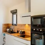 36 2 L Air Marin Penthouse Clim Free Park Ecran Geant Netflix Acces Direct Autoroute Et Prázdninový dům Narbonne