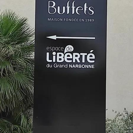 36 2 L'air Marin Penthouse Climatise Netflix Stationnement Gratuit Acces Direct Autoroutes Et Plages