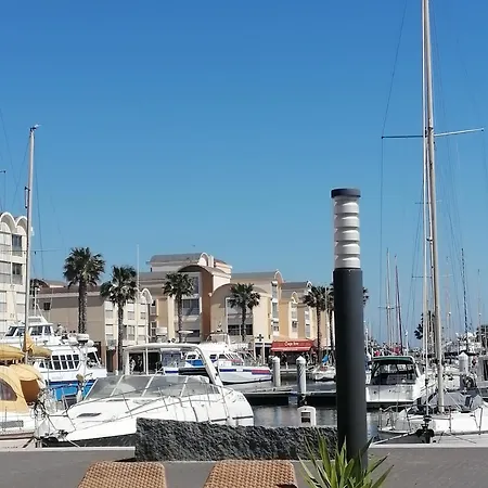 36 2 L'air Marin Penthouse Climatise Netflix Stationnement Gratuit Acces Direct Autoroutes Et Plages 度假居
