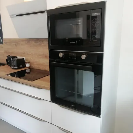 36 2 L'air Marin Penthouse Climatise Netflix Stationnement Gratuit Acces Direct Autoroutes Et Plages * 纳博讷