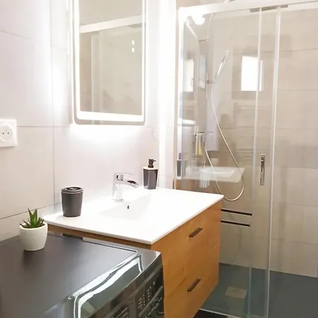 Casa vacanze 36 2 L'air Marin Penthouse Climatise Netflix Stationnement Gratuit Acces Direct Autoroutes Et Plages Narbona