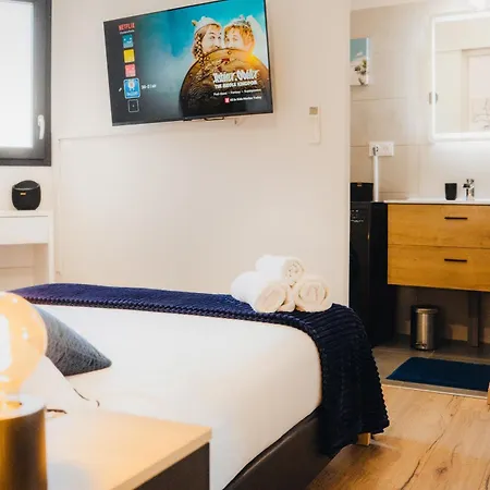 36 2 L'air Marin Penthouse Climatise Netflix Stationnement Gratuit Acces Direct Autoroutes Et Plages Casa vacanze *