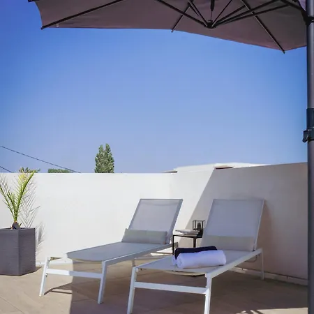 36 2 L'air Marin Penthouse Climatise Netflix Stationnement Gratuit Acces Direct Autoroutes Et Plages