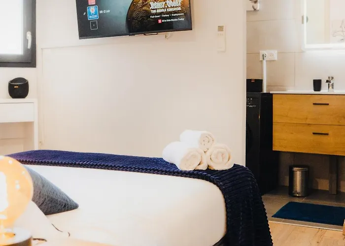 36 2 L Air Marin Penthouse Clim Free Park Ecran Geant Netflix Acces Direct Autoroute Et 펜션 *