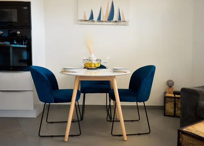 36 2 L Air Marin Penthouse Clim Free Park Ecran Geant Netflix Acces Direct Autoroute Et 펜션